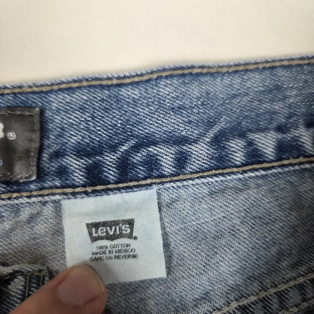 Vintage Levi's SilverTab Men's Jeans Light Wash Relaxed Fit Denim Made in Mexico